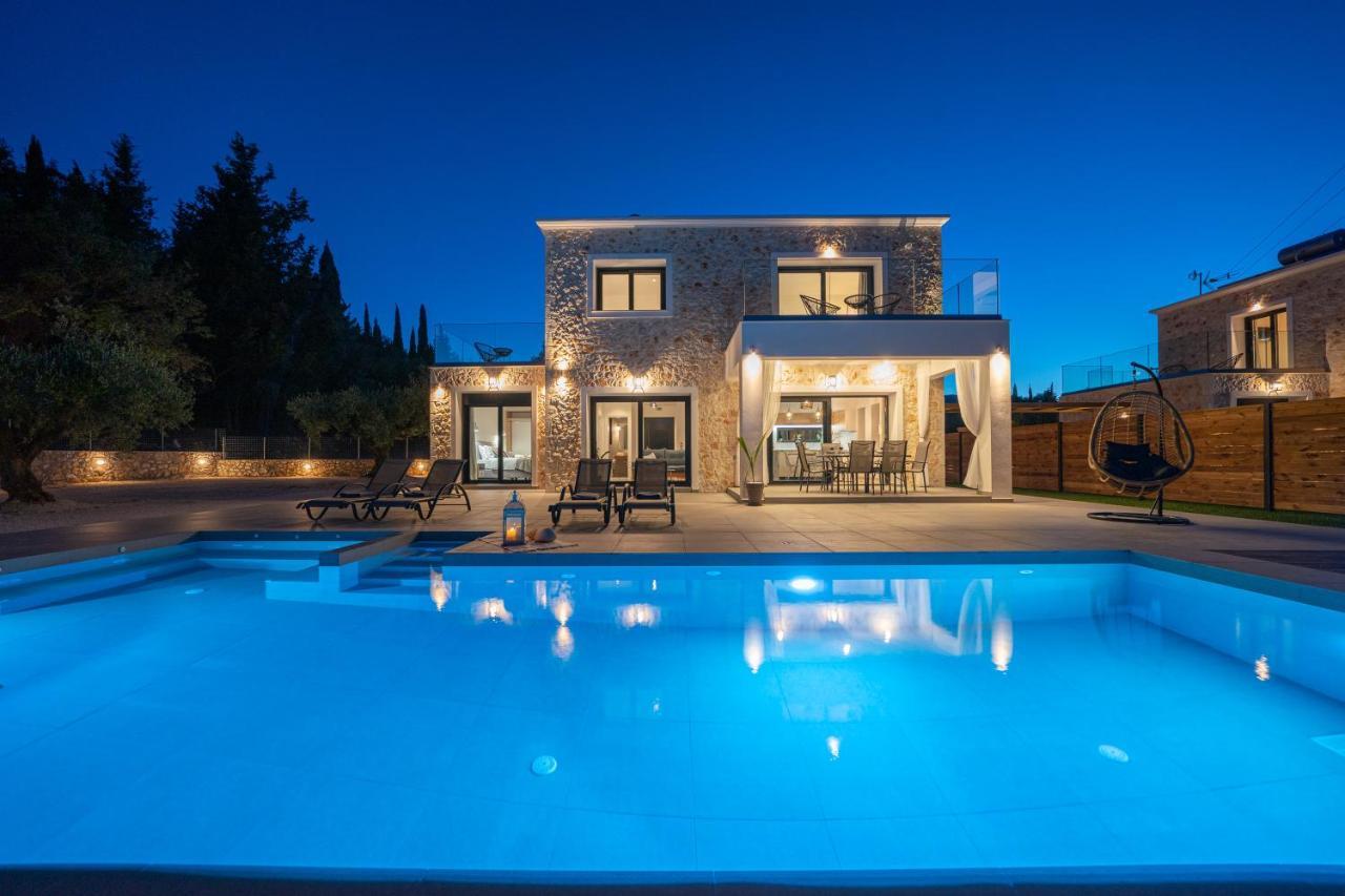 Diosas Luxury Villas Andipata Exterior photo